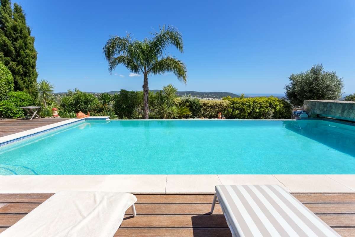 Avoiding Service Downtime in Palm Coast, Florida — pool service business insights