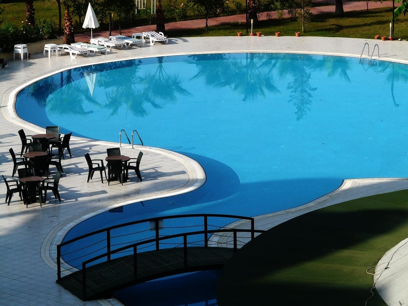 Best Practices for Building Trust Through Online Reviews — pool service business insights