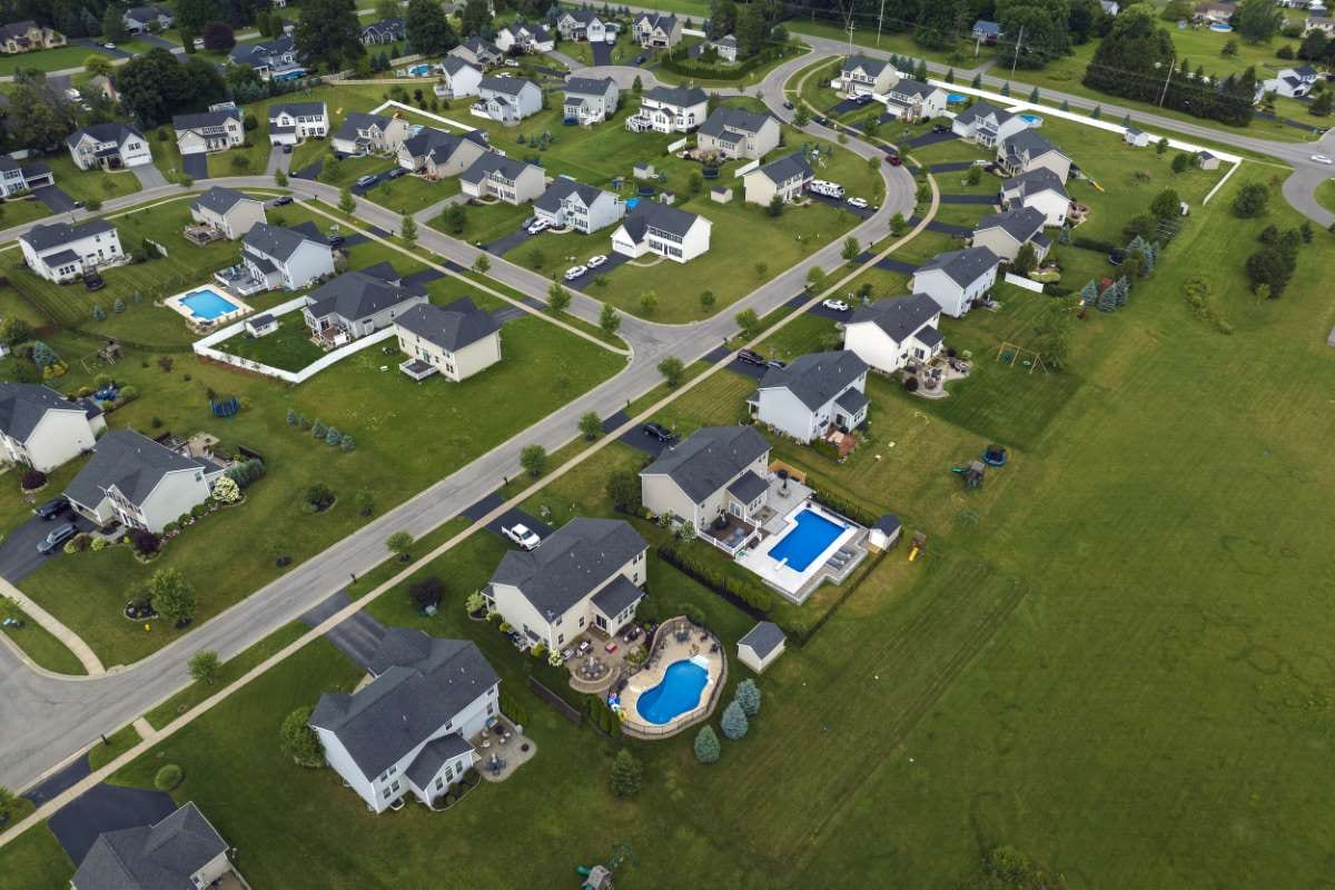Feasibility of Using Biogas Generators in Large Pool Operations — pool service business insights