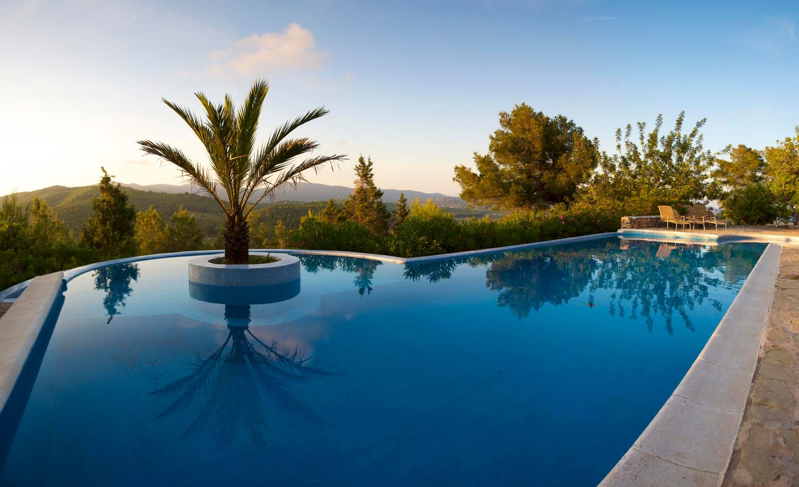 How Hands-On Training Boosts Confidence for New Pool Business Owners — pool service business insights