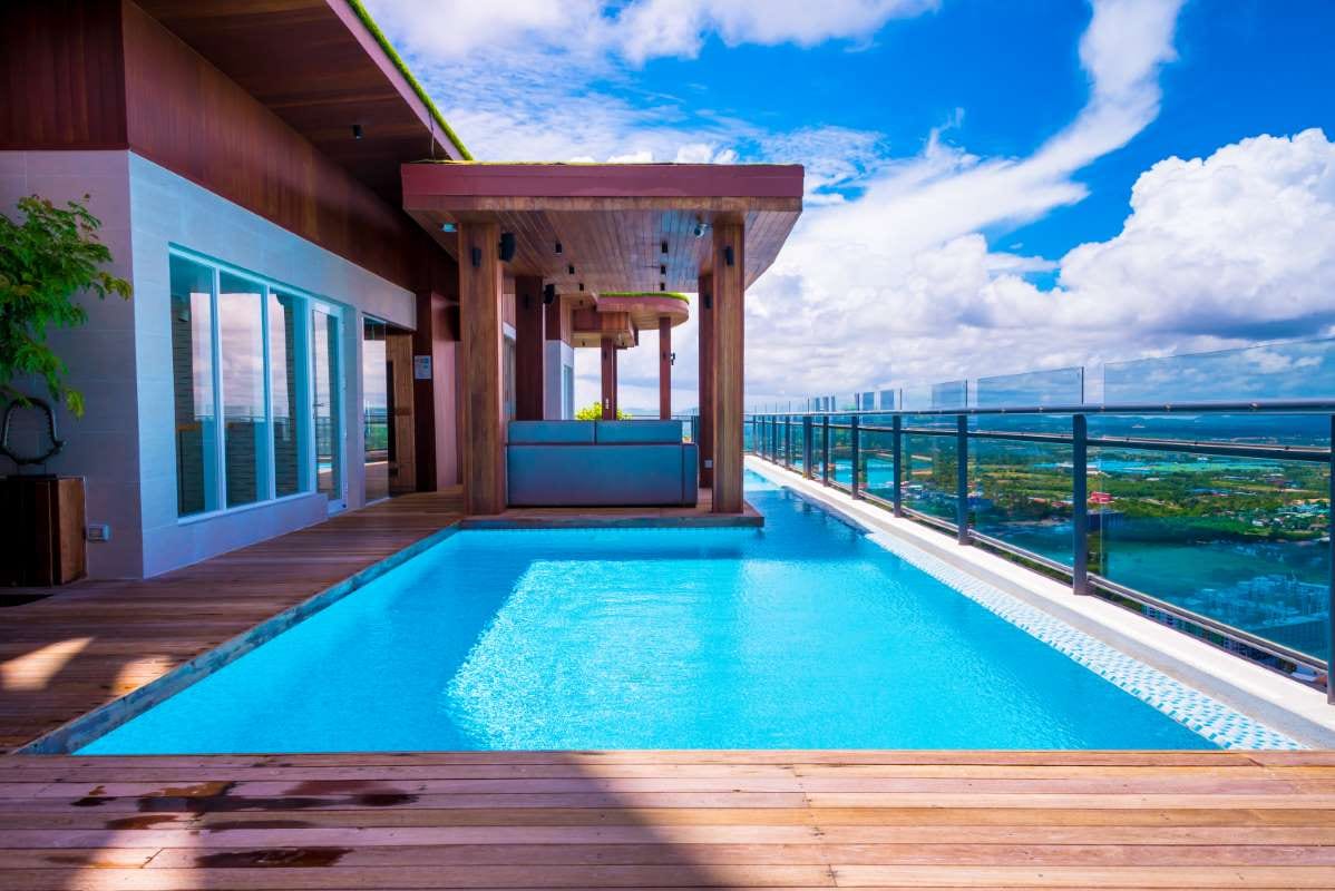 How to Start a Pool Cleaning Business: Oviedo, Clearwater, West Palm Beach, Kissimmee, Wesley Chapel, Florida — pool service business insights