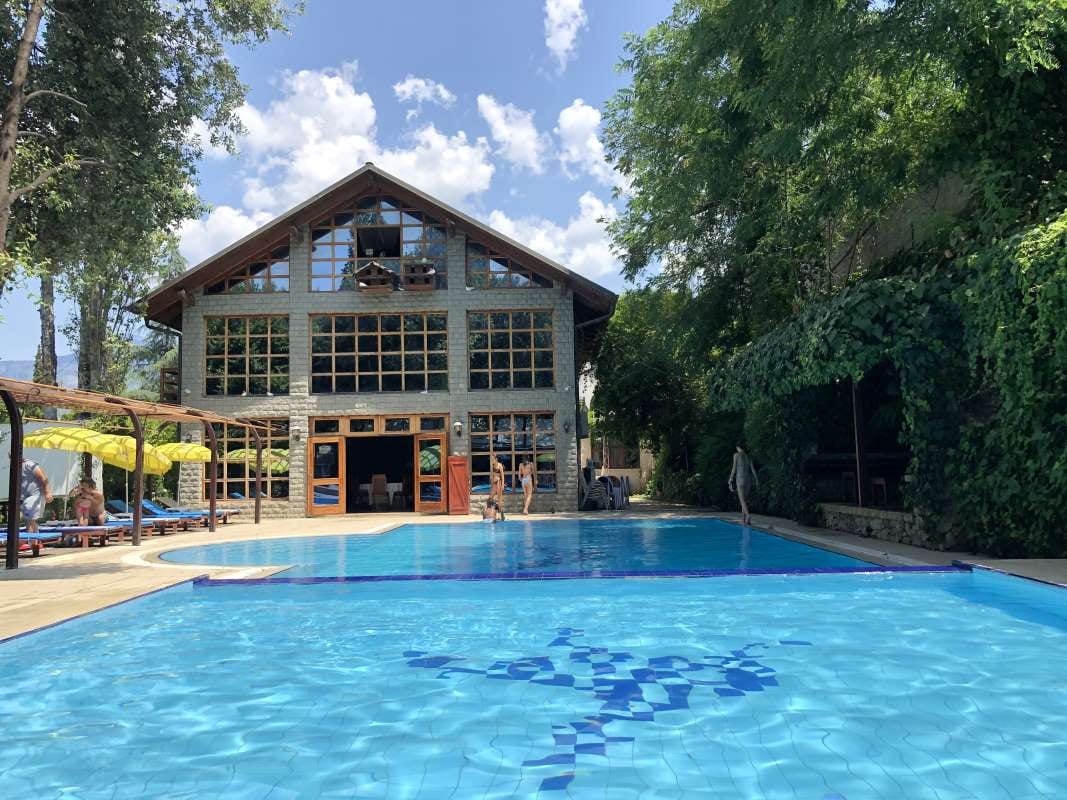How to Start a Pool Cleaning Business: Pleasanton, Yuba City, West Covina, Simi Valley, San Bernardino, CA — pool service business insights