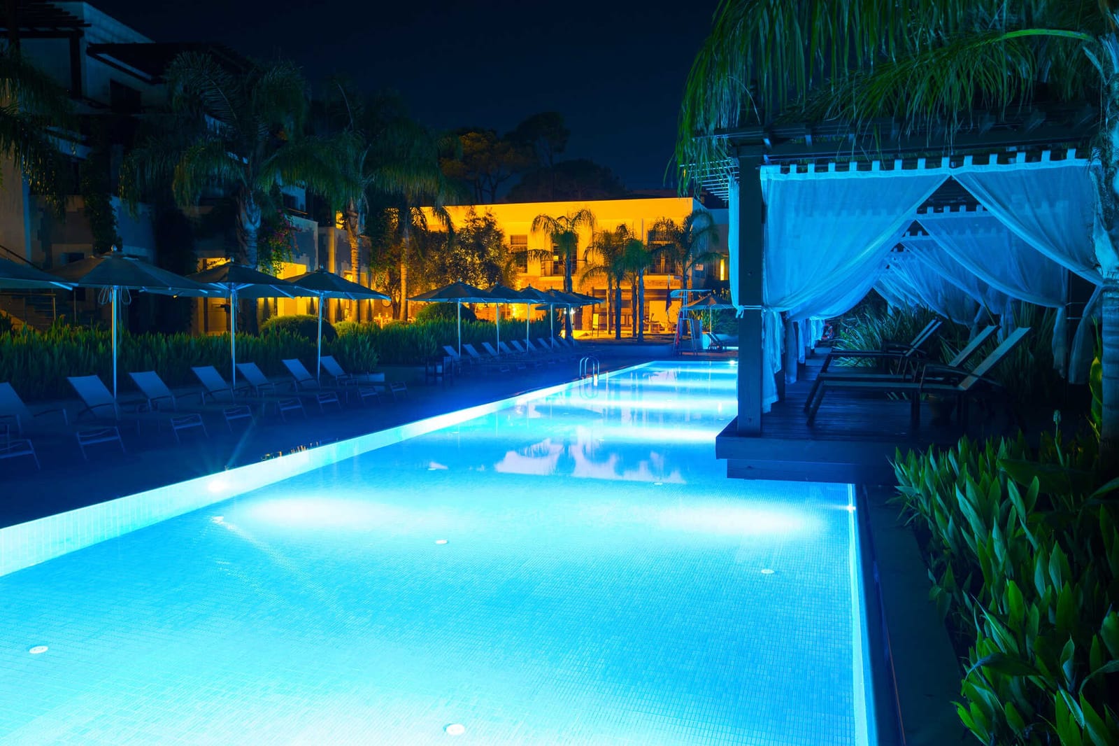 How to Track Seasonal Demand Spikes in Goodyear, Arizona — pool service business insights