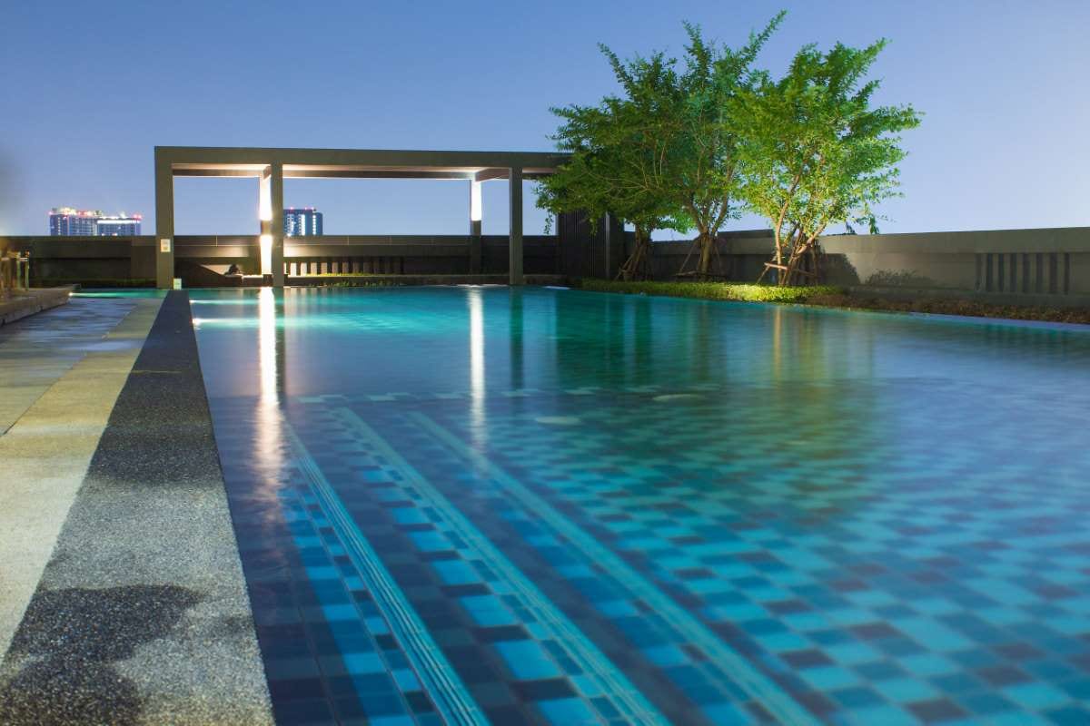 How to Turn a Side Hustle Pool Route into a Full-Time Business — pool service business insights