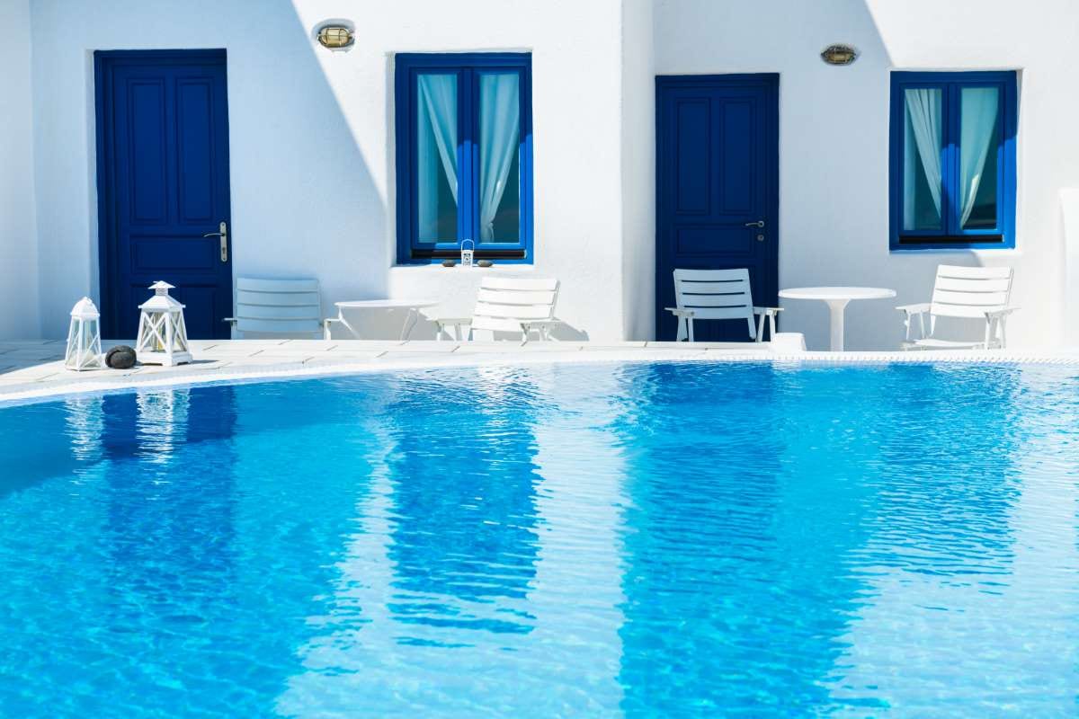 How Total Dissolved Solids Impact Water Clarity — pool service business insights