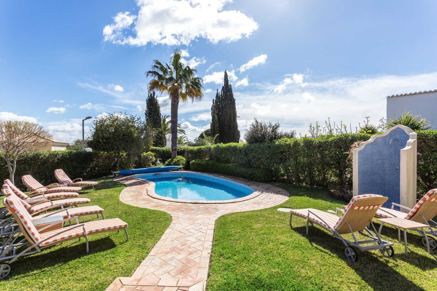 Neighborhood Marketing in San Diego: The Psychology Behind Customer Trust — pool service business insights