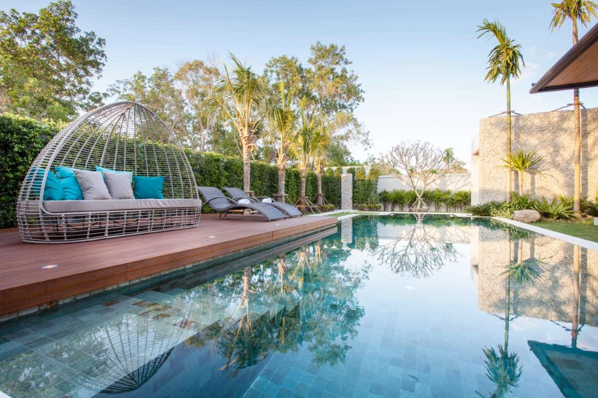 Pool Service Pricing in Tampa: How Technology Is Changing the Industry — pool service business insights
