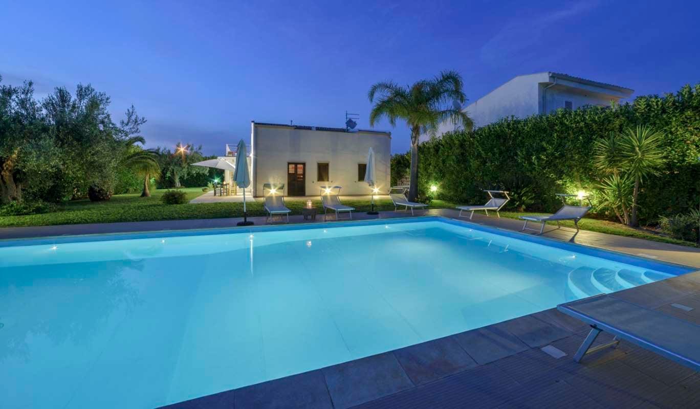 Pros and Cons of Owning a Pool Route in Arizona: Insights from Lake Havasu City, Oro Valley, Avondale, Chandler, and Tempe — pool service business insights