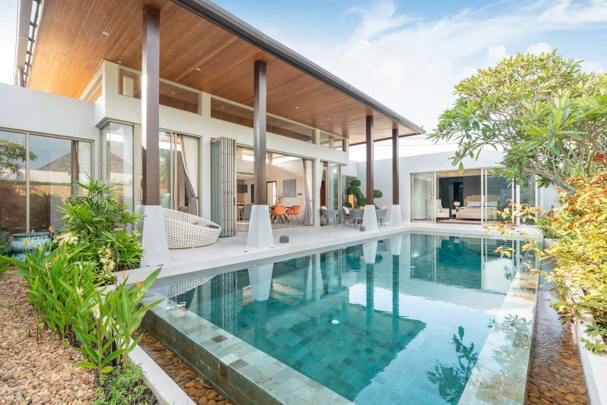 Seasonal Pool Care: The Psychology Behind Customer Trust — pool service business insights