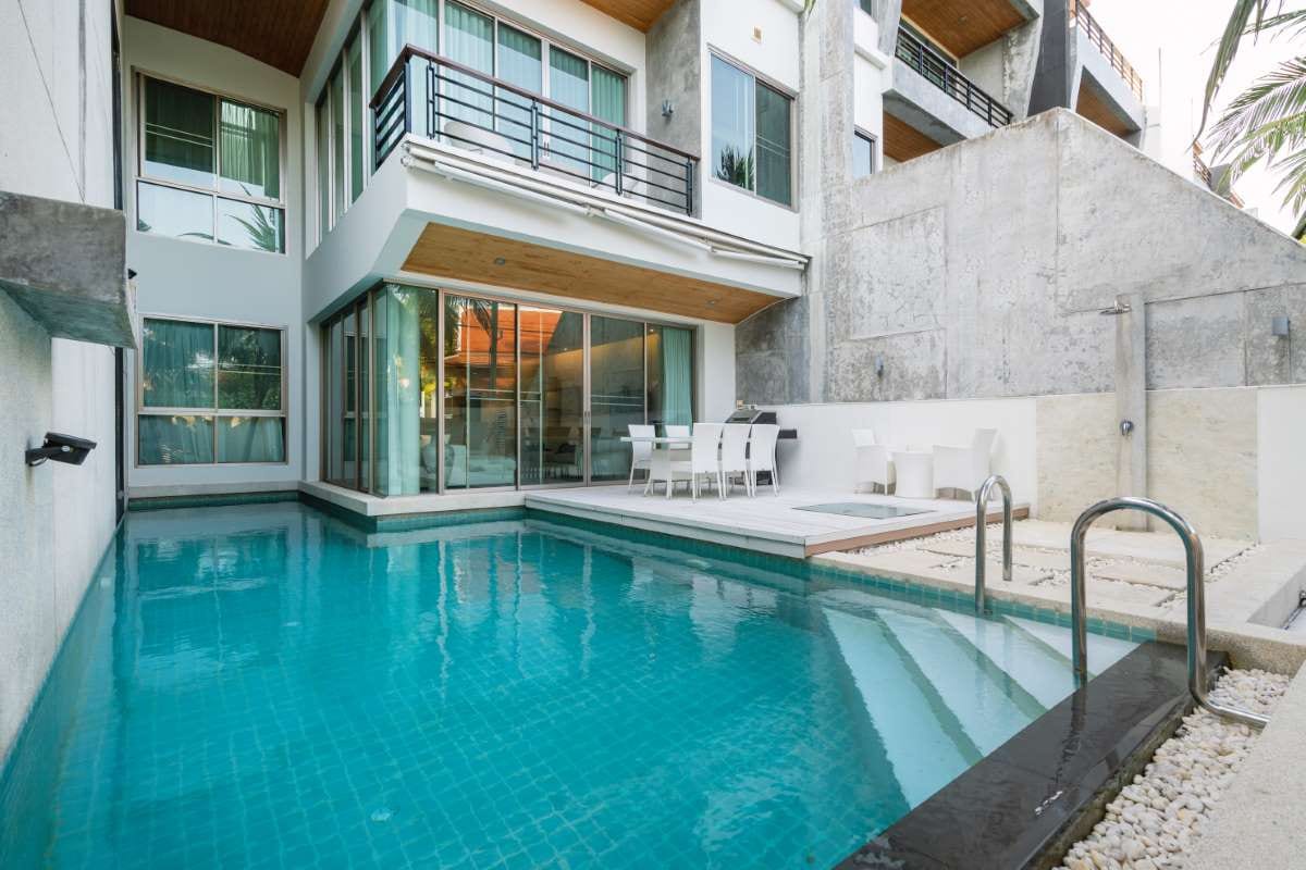 Service Business Leadership: How to Compete in Crowded Markets — pool service business insights
