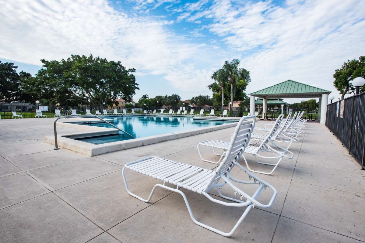 Starting Fresh in Oro Valley, Arizona: A Pool Owner's Playbook — pool service business insights