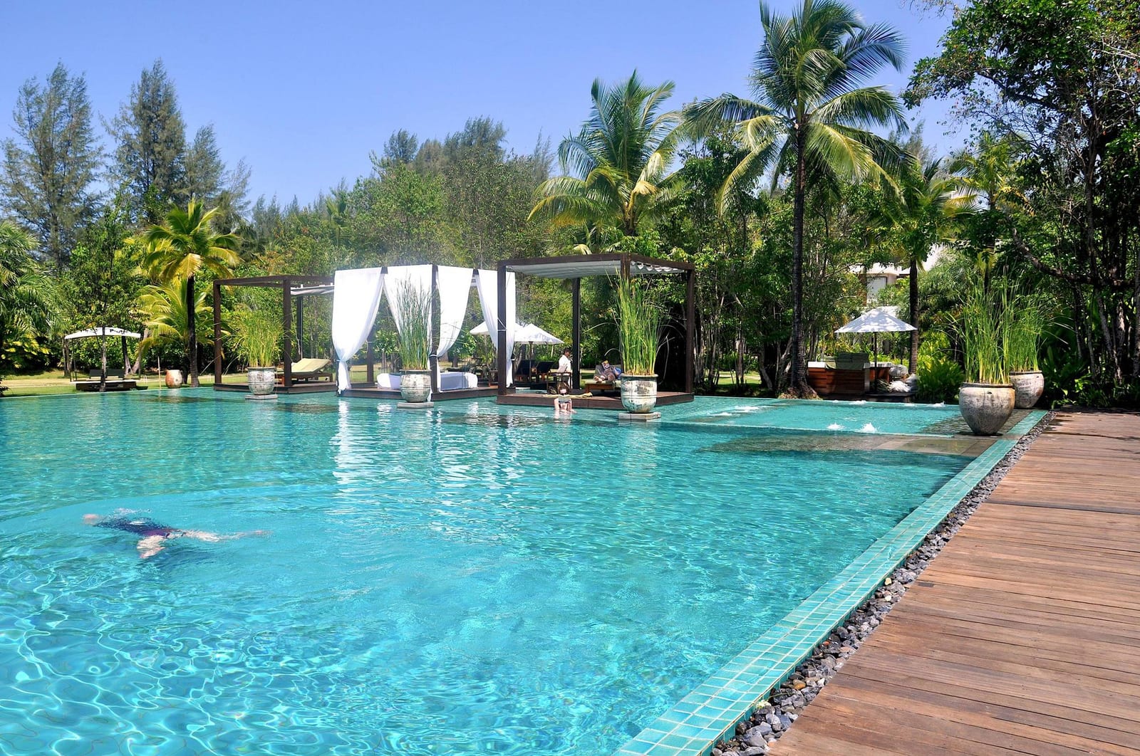 Targeting Snowbirds in Arizona: Seasonal Marketing for Pool Services — pool service business insights