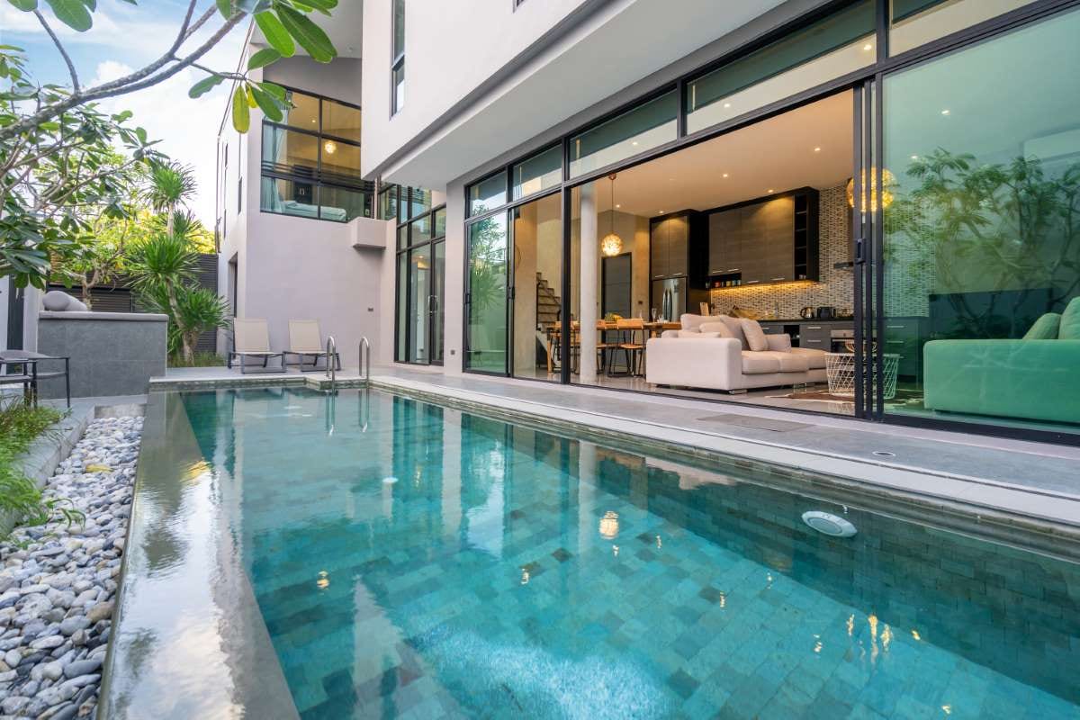 Tracking Sales Funnel Performance for Accurate Revenue Forecasts — pool service business insights
