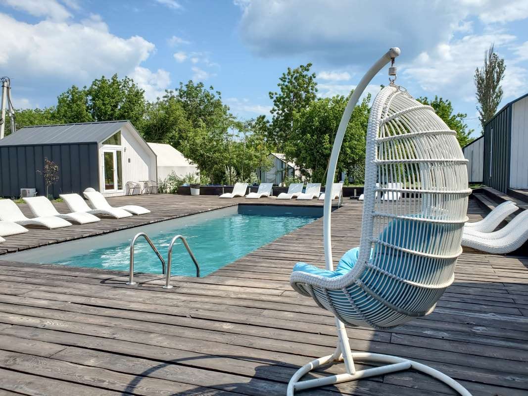 Understanding the California Pool Maintenance Customer Base — pool service business insights