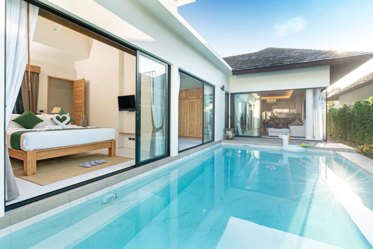 Using Data Analytics to Improve Pool Route Management — pool service business insights