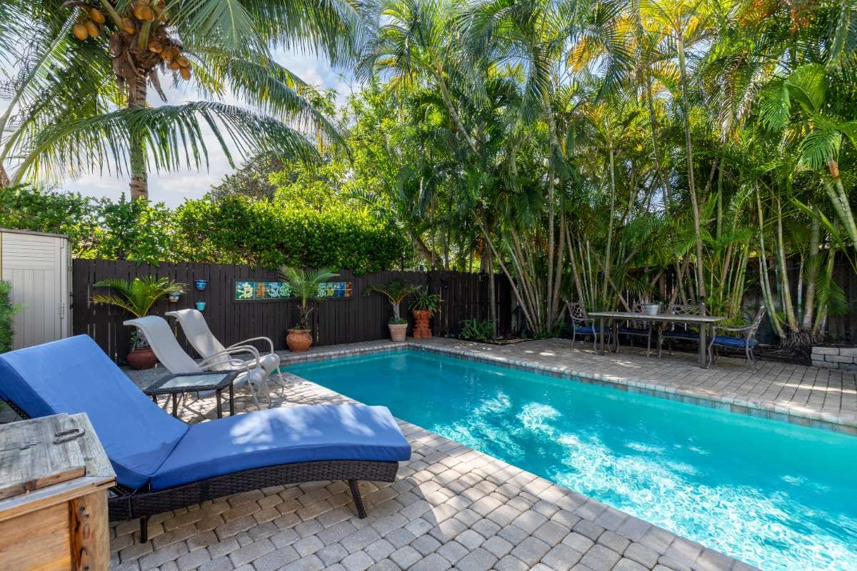 What is a Pool Service Route: Houston, Oviedo, Osprey, Pleasanton, Sarasota, FL — pool service business insights