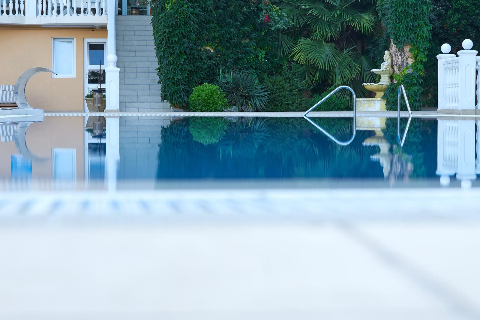 When to Launch Gift Card Promotions in Palm Coast, Florida — pool service business insights