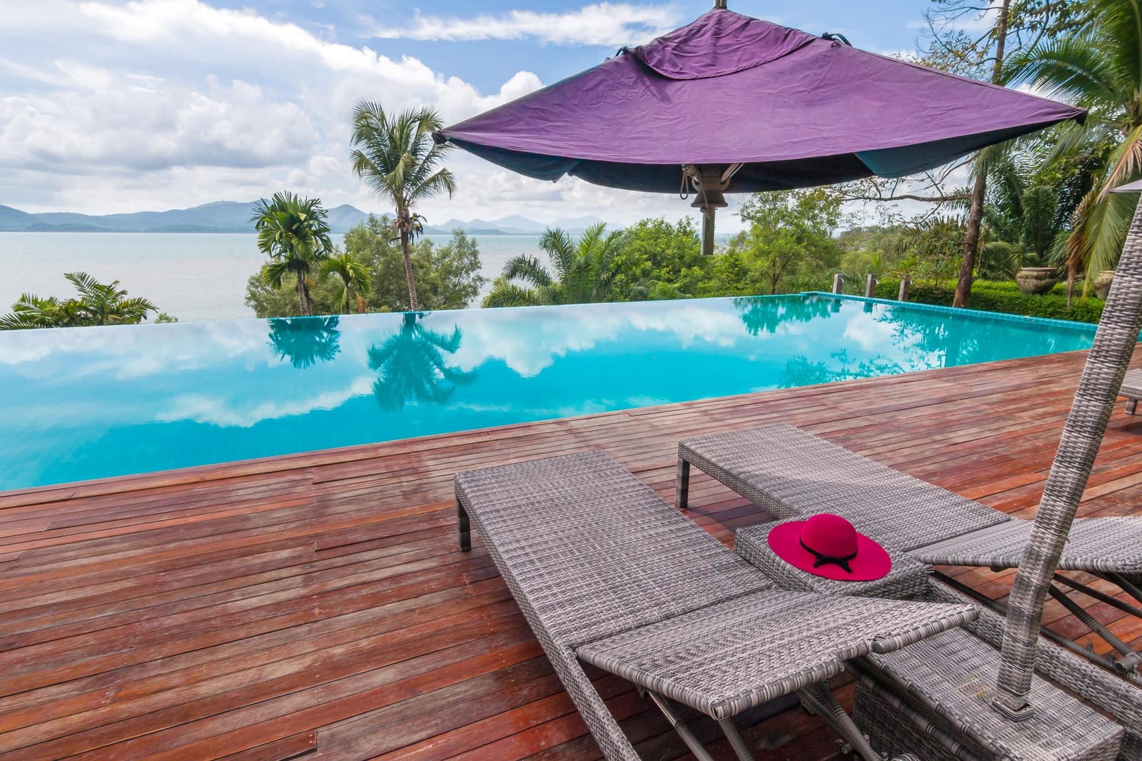 Why Job Role Specialization Strengthens Large Service Teams — pool service business insights