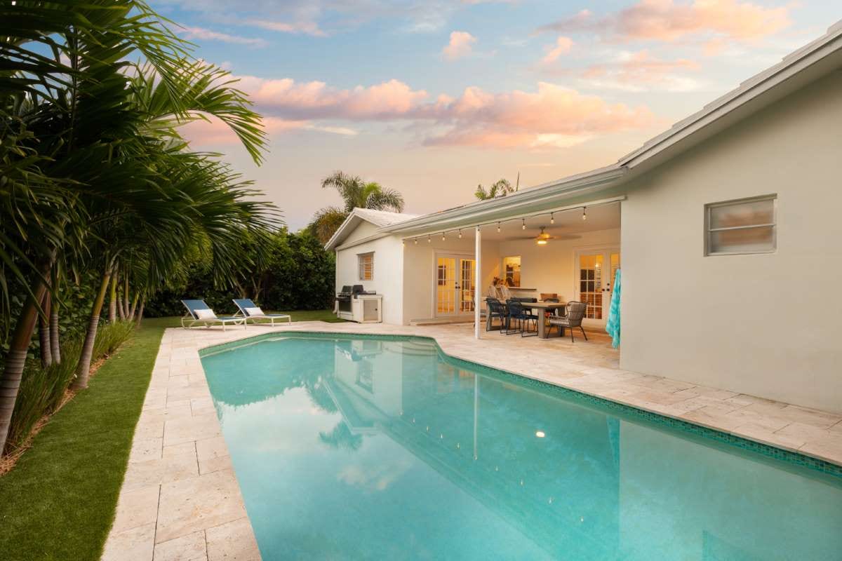 Why Pool Service Is Becoming One of America’s Top Home-Service Careers — pool service business insights