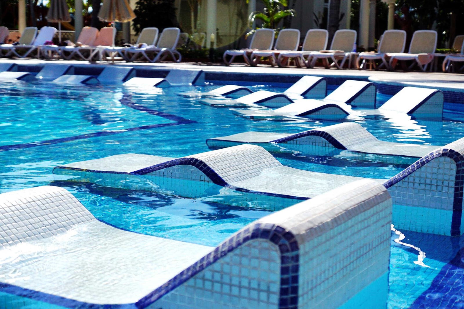 Why Pool Technicians Are Thriving in Long Beach — pool service business insights